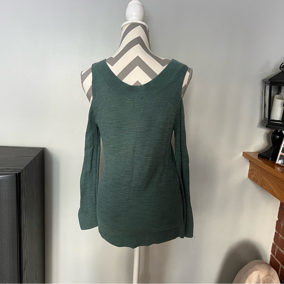 Express Sweater - Picture 2 of 6